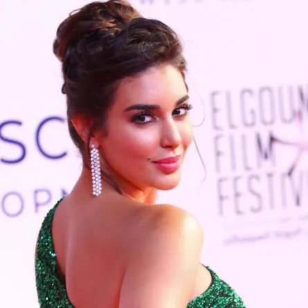 أحمد عز عن ياسمين صبري: خير ما أنجبت الصناعة المصرية وجمهورها يحذرها