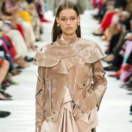 أسبوع الموضة في باريس: عرض فالنتينو لربيع وصيف 2018