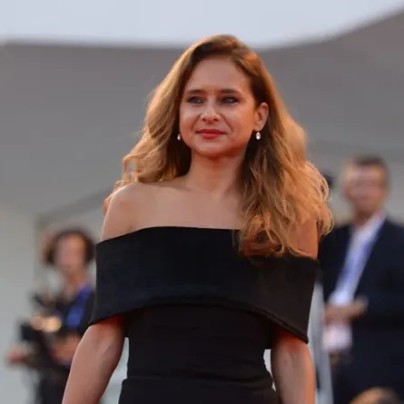 بالتفاصيل الكاملة: 6 نجمات يتنافسن على جائزة.. فمن تستحقها؟؟