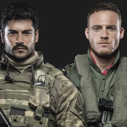 الصور الأولى لفيلم بوراك أوزجيفيت وكرم بورسين المشترك