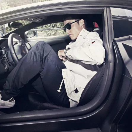 كريستيانو يصف سيارته الجديدة بـ"الوحش" ..فكم ثمنها !!