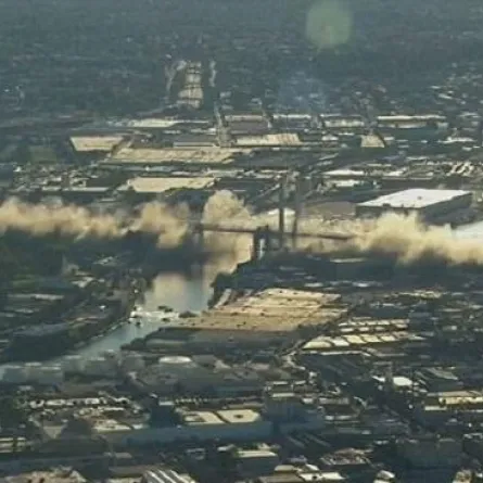 بالفيديو.. لحظات مروّعة لتفجير أقدم جسر في نيويورك