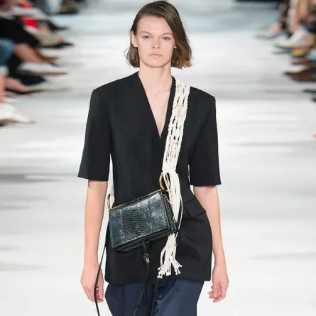 أسبوع الموضة في باريس: عرض ستيلا مكارتني لربيع وصيف 2018