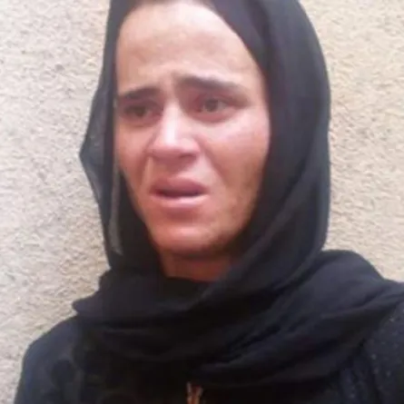 شاب يتنكر بزيّ نسائي لمقابلة حبيبته في منزلها.. ماذا حلّ به !!