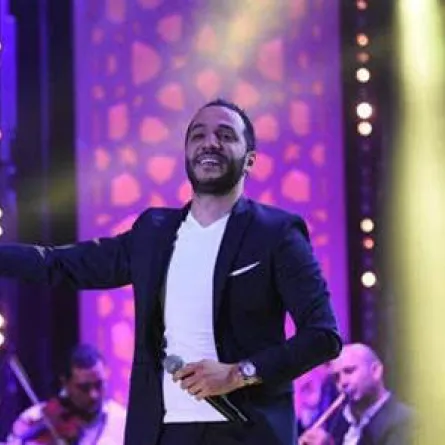 حسين الديك يرفض الذهب وسيارةً فارهة كهديةٍ من أحد معجبيه