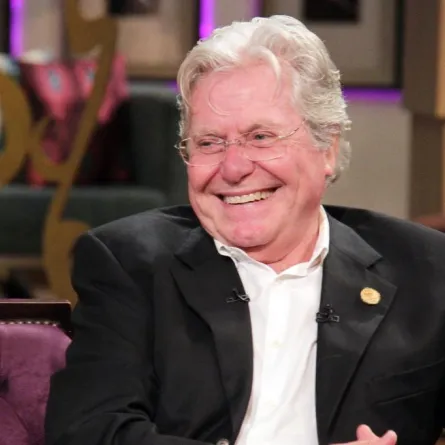 بالتفاصيل الكاملة: مهرجان الإسكندرية يكرّم حسين فهمي وصفية العمري وبياتريس دال اليوم