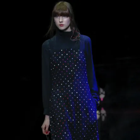 عبايات من وحي عروض الأزياء العالمية