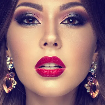 أحمر شفاه العروس ونصائح عند اختياره