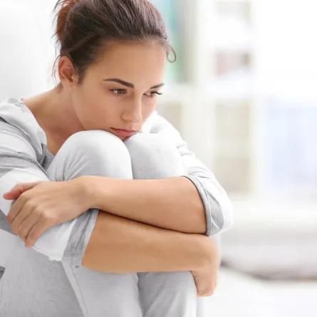 أنا أعيش وحدي في المنزل وأعاني.. ما الحل؟ 