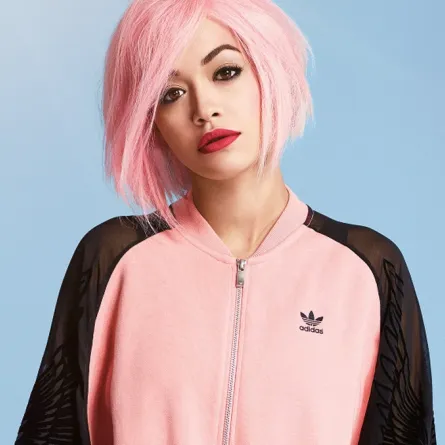 نجمات بشعر زهريّ تضامنًا مع حملة سرطان الثدي