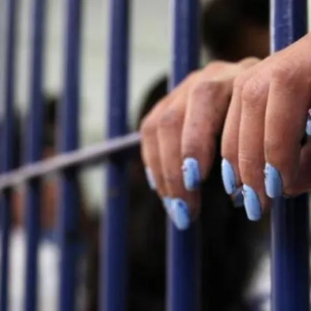 السجن 33 عامًا لأم قتلت طفلها لأنه يشبه أباه