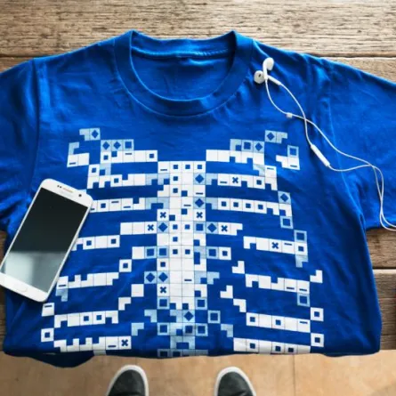 «قميص ذكي» مبتكر يأخذك في جولة افتراضية داخل جسدك