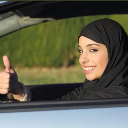 جامعة الملك عبدالعزيز تنشئ مدرسة لتعليم القيادة للنساء