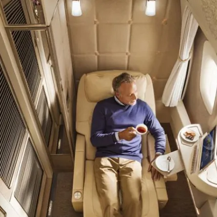 مقاعد "انعدام الجاذبية" في المقصورة الإماراتية