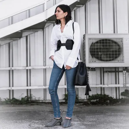 حزام الكورسيه إكسسوار الشتاء الأبرز