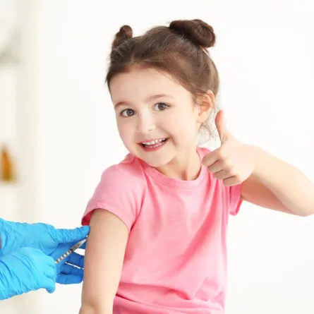 دليلك الشامل لأهم اللقاحات الأساسيَّة لطفلك