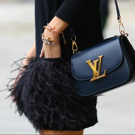 شنط اليد السوداء مازالت الأجمل والأكثر أناقة