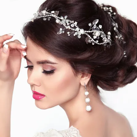 مجوهرات العروس ذات الملامح الناعمة