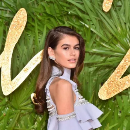 أزياء النجمات في الـ Fashion Awards بين الجرأة المطلقة والكلاسيكية