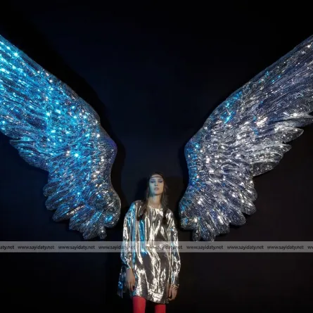 ملابس من وحي ديسكو السبعينات!