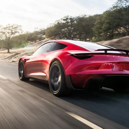 "تيسلا رودستر" السيارة الكهربائيَّة الأقوى