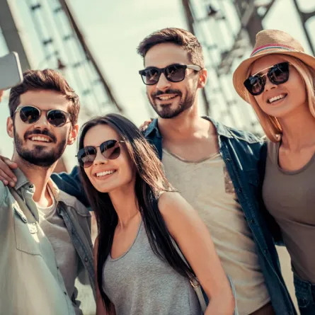 الحفاظ على الصداقات يمنع الخرف