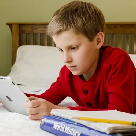 الآيباد مفيد للأطفال المصابين بـ "طيف التوحد"