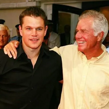 الموت يفجع مات ديمون