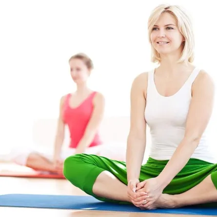 سيدة تدخل "جينيس" بـ 100 ساعة من اليوجا