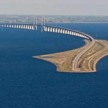 في رأس السنة .. نام في سيارة الأجرة وزار 3 دول دون أن يدري