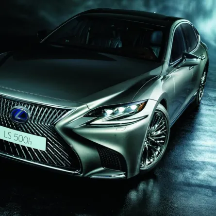 سيارة "إل إس" الجديدة من "لكزس"