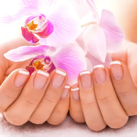 عالجي اصفرار الأظافر بهذه الطرق