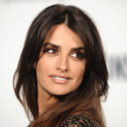 بينيلوبي كروز تكرَّم بجائزة "سيزار" فخرية في حفل توزيع جوائز السينما الفرنسية