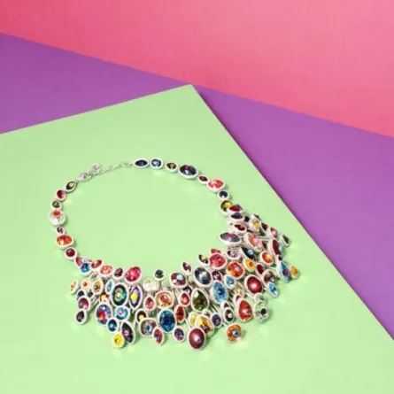 استمتعي بفرح الألوان مع سواروفسكي