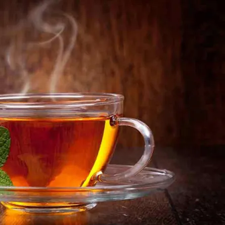 التدخين مع الشاي الساخن قد يصيب بسرطان المريء