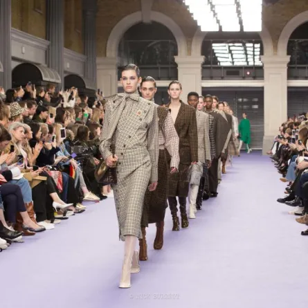 غداً يضئ أسبوع لندن أنواره ..فماذا نتوقع من عروض  ؟