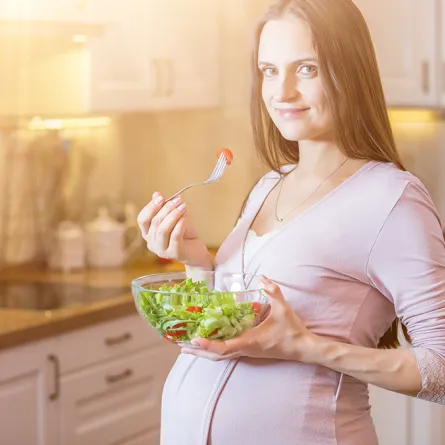 أطعمة تخلصك من تورم الأطراف في الحمل