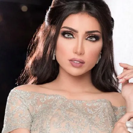 أزياء دنيا بطمة في محكمة الموضة... فما هي النتيجة؟