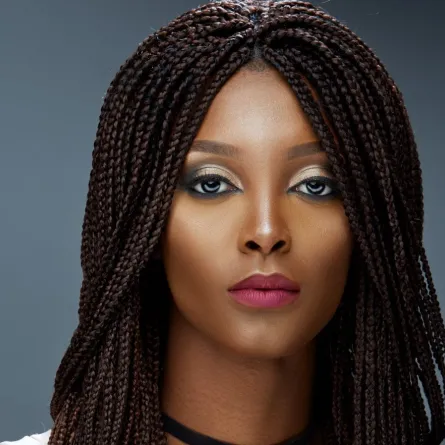 بالفيديو :تسريحة الضفائر الثلاثية بخطوات سهلة