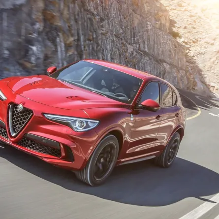 ستيلفيو كوادريفوليو  تشعل المنافسة بين السيارات الرباعية 