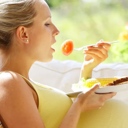 معتقدات خاطئة عن غذاء الحامل