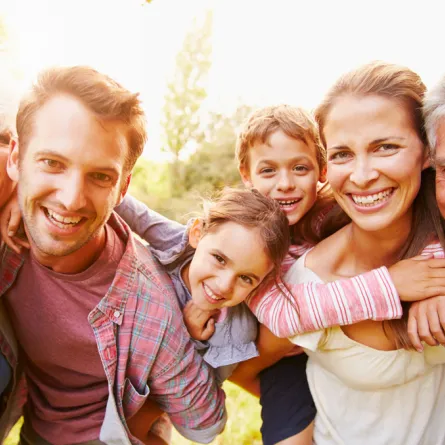 فجوة غياب الصداقة بين الأهل والأبناء