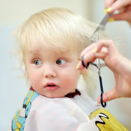 علم الطاقة الصيني.. الوقت المناسب لقص شعر وأظافر الطفل