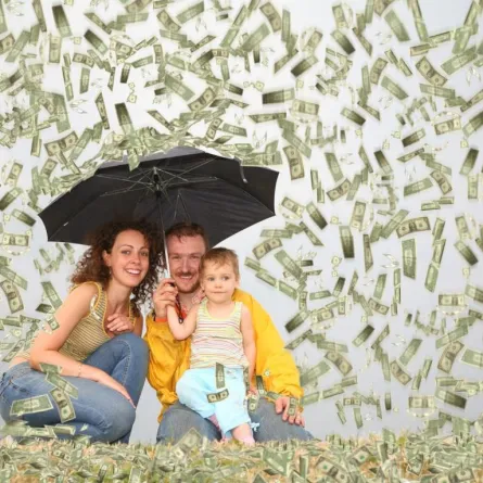 دراسة تؤكد: السعادة تشترى بالمال