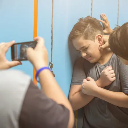 كيف تحمين طفلك من ظاهرة التنمر في المدرسة؟