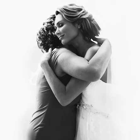 كيف تتعاملين مع حماتك خلال تنظيم زفافك؟