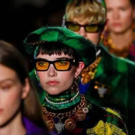 قرار تاريخي لـ «فيرزاتشي» في عالم الأزياء!