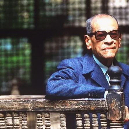 في عيد الأم.. ماذا كتب الأدباء والشعراء عنها؟