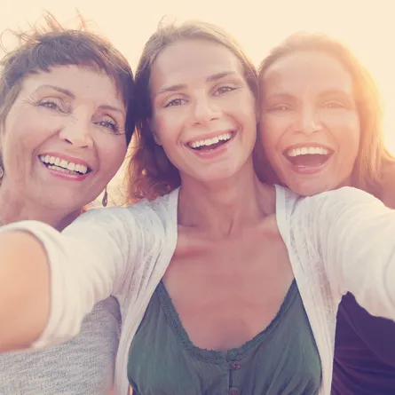 ابتسم دوماً فثمة من تسعده ابتسامتك