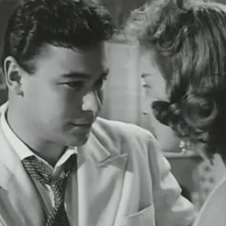 كيف كان أحمد رمزي سببًا في طلاق إعلامية شهيرة ؟